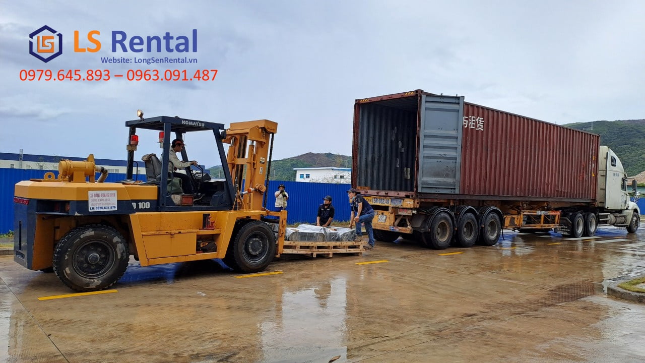 Dịch vụ thuê xe nâng rút container tại Thủ Thừa