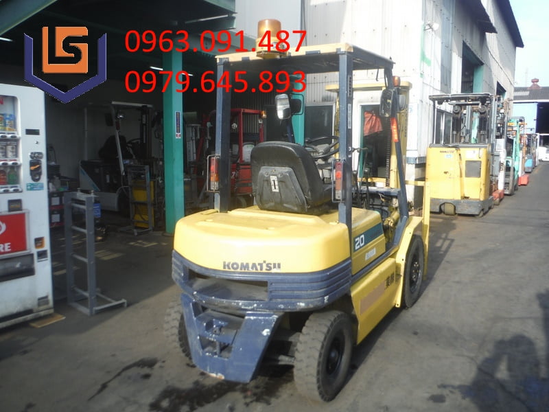 Bàn giao xe nâng Komatsu FD20 ở KCN Cầu Tràm