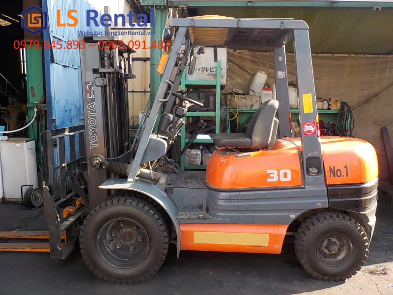 Bàn giao xe nâng Toyota 6FD30 tại KCN Tân Phú Trung - Toyota 6FD30 Hinged Forklift