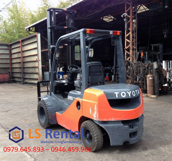 Cho thuê dịch vụ rút container tại Hậu Giang - Long Sen Rental