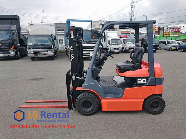 Cho thuê dịch vụ rút container tại Kon Tum - Long Sen Rental